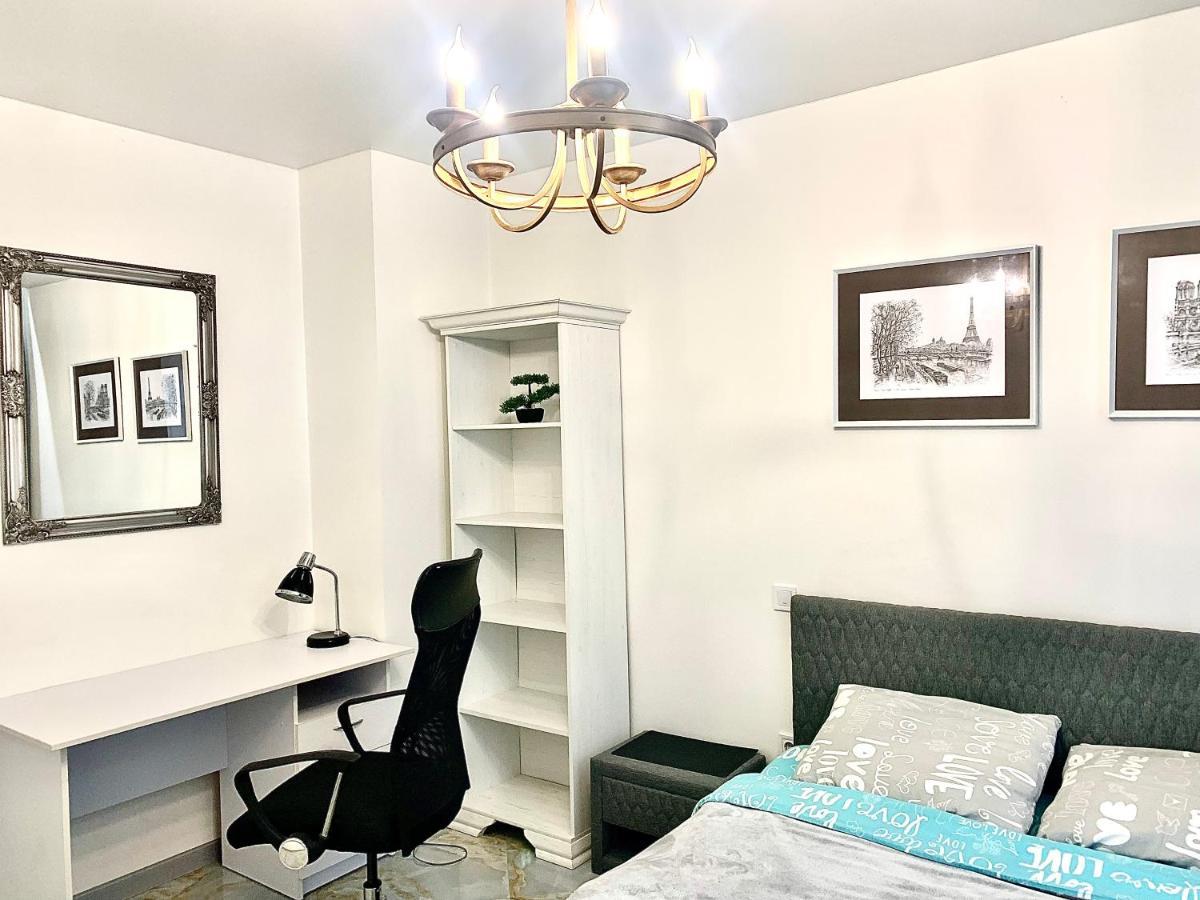 4-Room Jacuzzi Apartment Leopoli Esterno foto